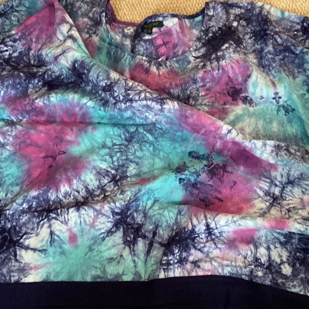 Sweater in good quality soft and in size 3X